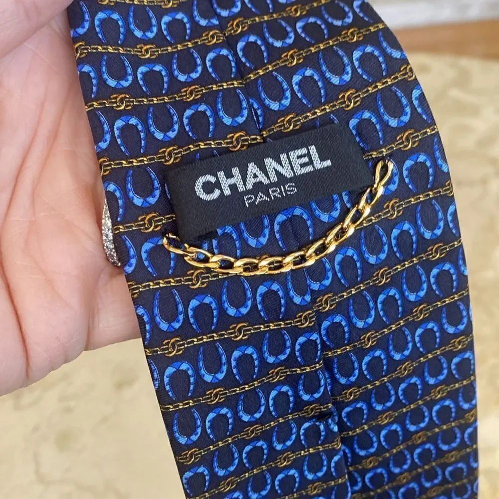 Chanel Horseshoes CC Logo 100% Silk Tie - Picture 7 of 11